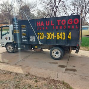 Trash removal truck